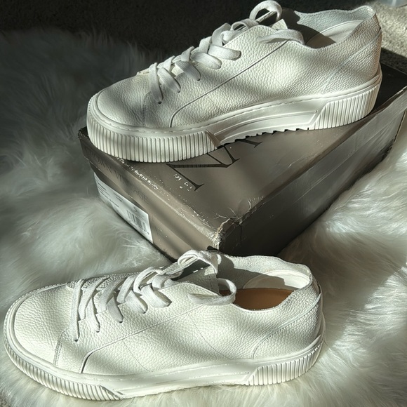 Crown Vintage white tumbled leather sneakers - Picture 3 of 5